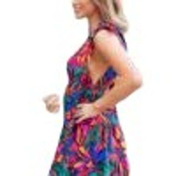 Floral V-Neck Summer Dress - Picture 4 of 10